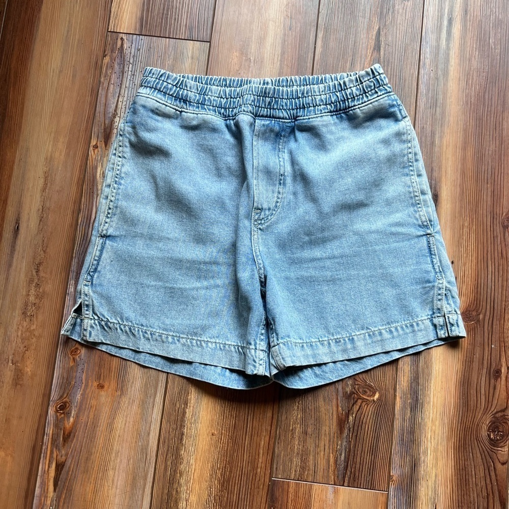 H&M Light Blue Denim Pull-On Women's Shorts